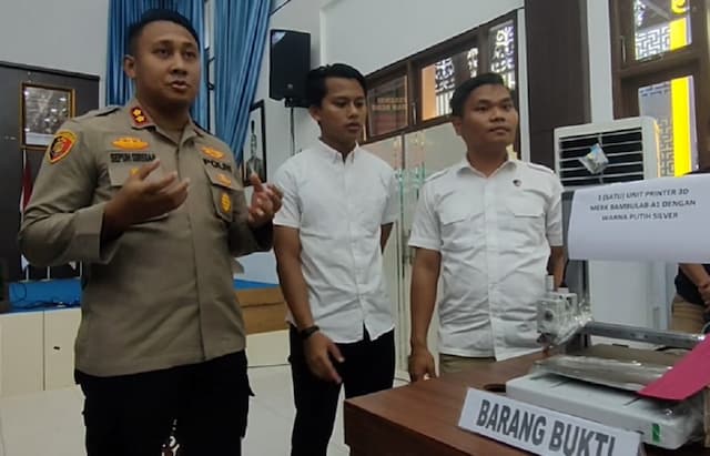 Oknum Guru di Siak Jadi Tersangka Kasus Tewasnya Siswa Kena Ledakan Senapan Rakitan Oknum Guru di Siak Jadi Tersangka Kasus Tewasnya Siswa Kena Ledakan Senapan Rakitan