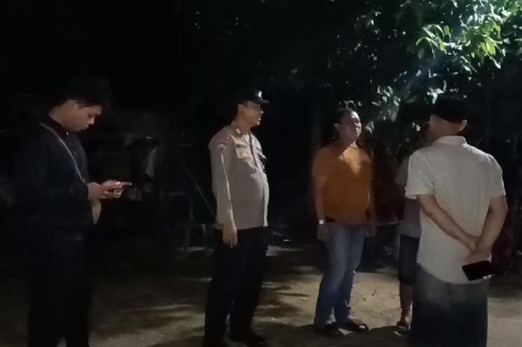 Viral Penagih Utang di Pacitan Ditangkap Massa usai Salah Sita Motor Warga Viral Penagih Utang di Pacitan Ditangkap Massa usai Salah Sita Motor Warga