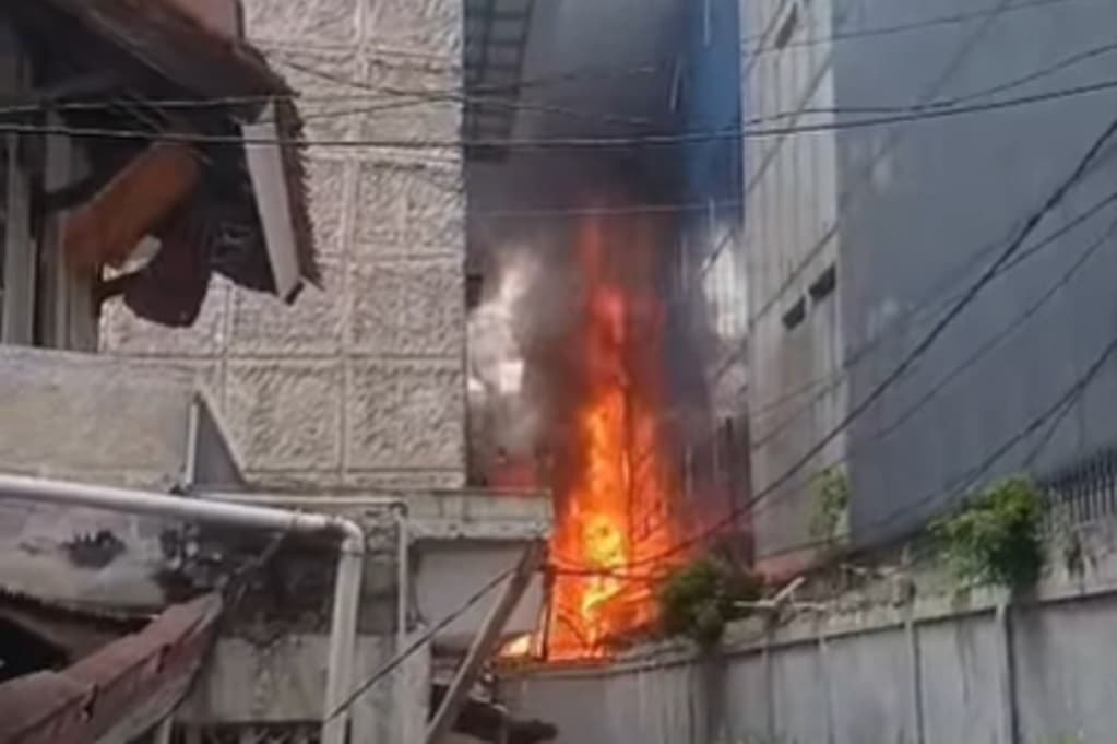 Kebakaran Gedung Kemendagri di Jaksel, 2 Pegawai Terluka Kebakaran Gedung Kemendagri di Jaksel, 2 Pegawai Terluka