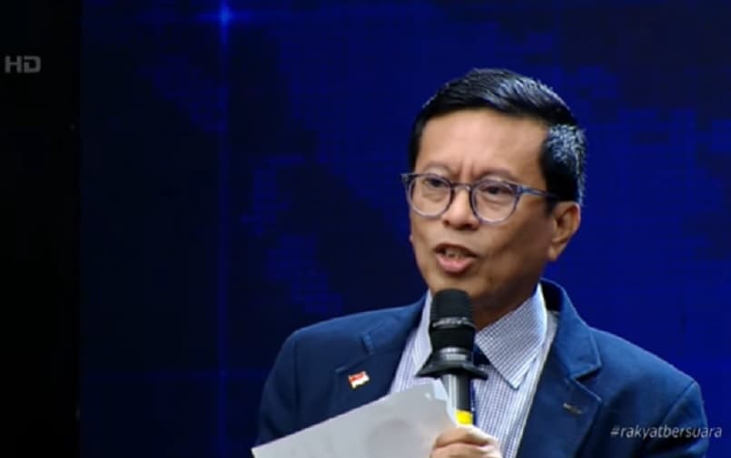 Andi Azwan Buktikan Keaslian Foto Ijazah Jokowi, Sebut Riset Roy Suryo Ketinggalan Zaman Andi Azwan Buktikan Keaslian Foto Ijazah Jokowi, Sebut Riset Roy Suryo Ketinggalan Zaman