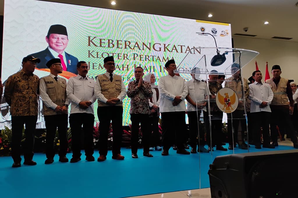Menhaj Irfan dan Dasco Lepas Keberangkatan Ratusan Jemaah Haji Kloter Pertama Menhaj Irfan dan Dasco Lepas Keberangkatan Ratusan Jemaah Haji Kloter Pertama