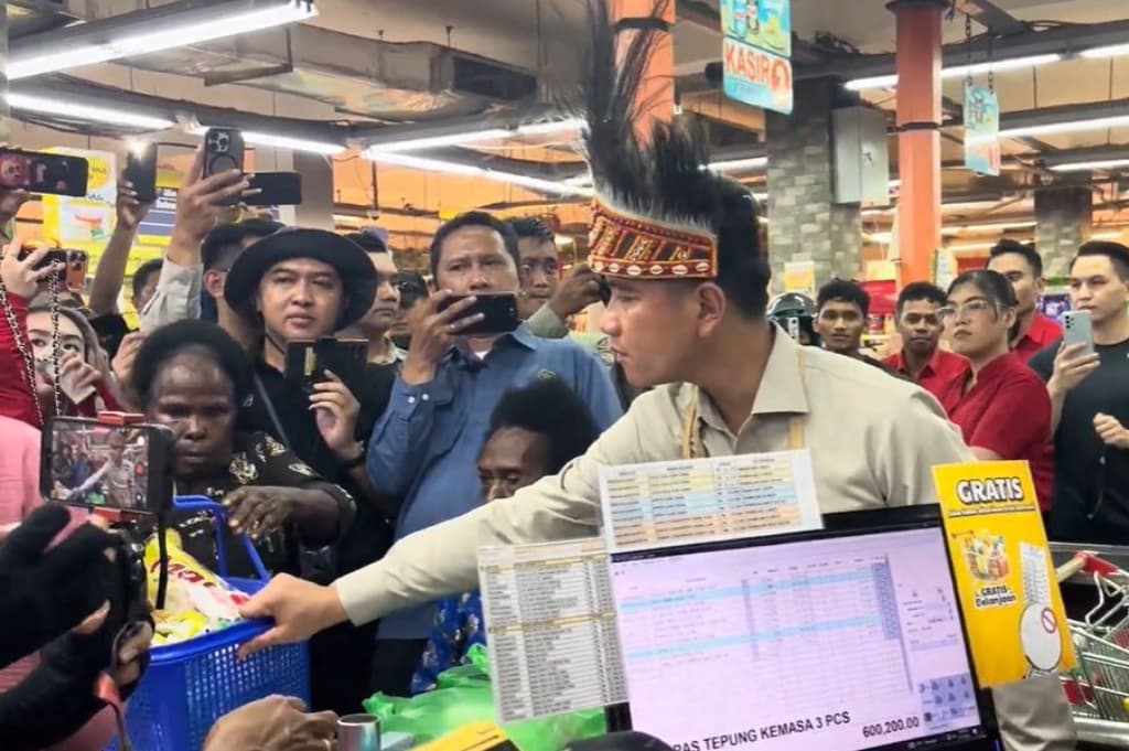 Rayakan Hari Kartini, Wapres Gibran Ajak Ratusan Mama Papua Belanja di Supermarket Rayakan Hari Kartini, Wapres Gibran Ajak Ratusan Mama Papua Belanja di Supermarket