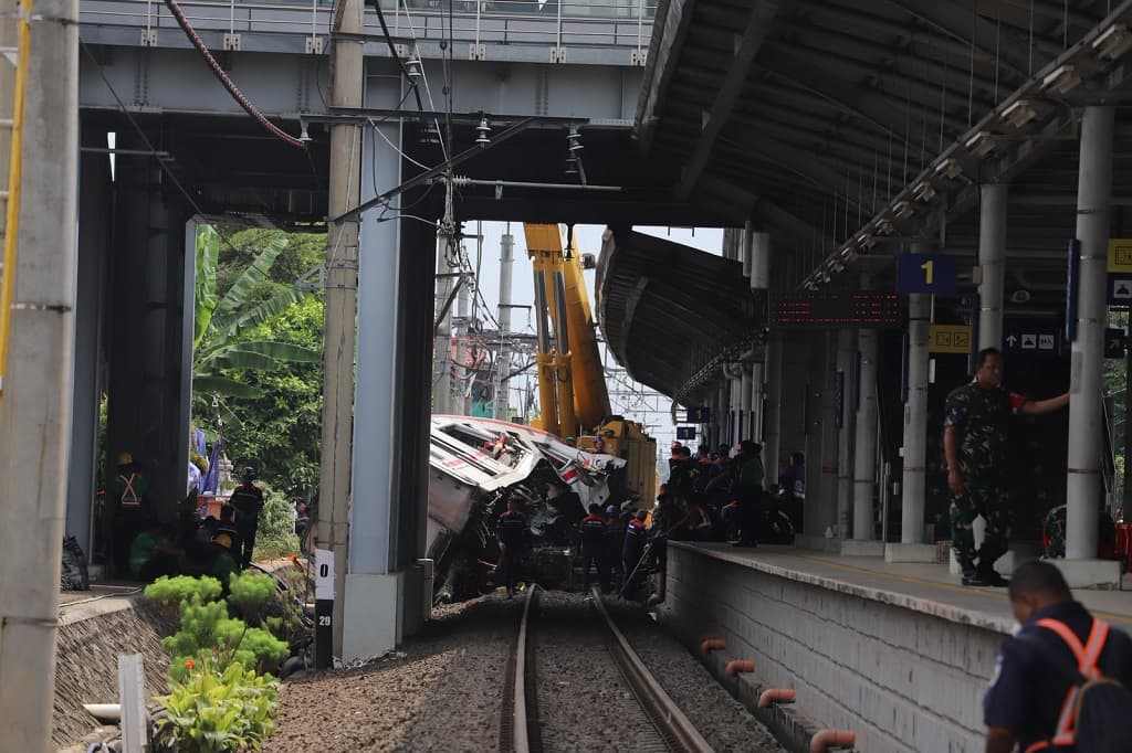 KRL Line Cikarang Masih Sampai Stasiun Bekasi Rabu Pagi, Jalur Belum Normal KRL Line Cikarang Masih Sampai Stasiun Bekasi Rabu Pagi, Jalur Belum Normal
