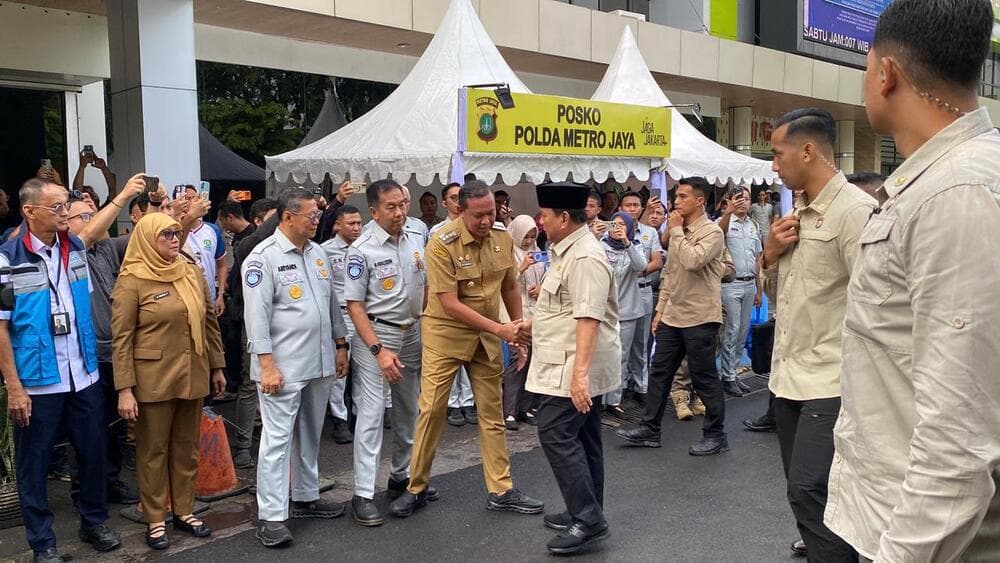 Prabowo Kunjungi RSUD Bekasi, Jenguk Korban Tabrakan Kereta Prabowo Kunjungi RSUD Bekasi, Jenguk Korban Tabrakan Kereta