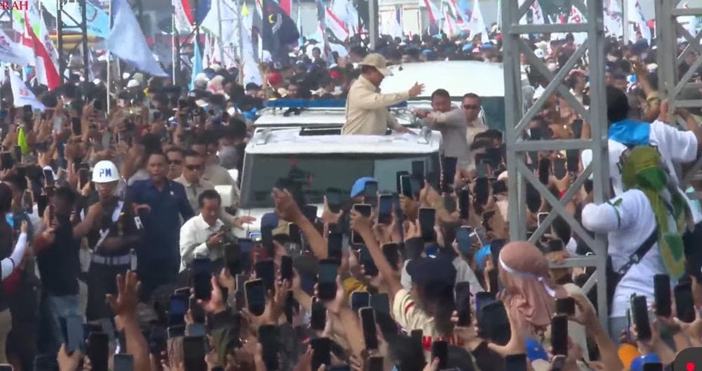 Prabowo Tiba di Monas Hadiri Peringatan May Day 2026, Disambut Ribuan Buruh Prabowo Tiba di Monas Hadiri Peringatan May Day 2026, Disambut Ribuan Buruh