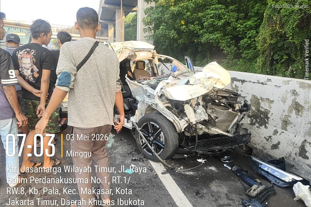 Kecelakaan Lalu Lintas di Tol Jakarta-Cikampek, Mobil Hancur! Kecelakaan Lalu Lintas di Tol Jakarta-Cikampek, Mobil Hancur!