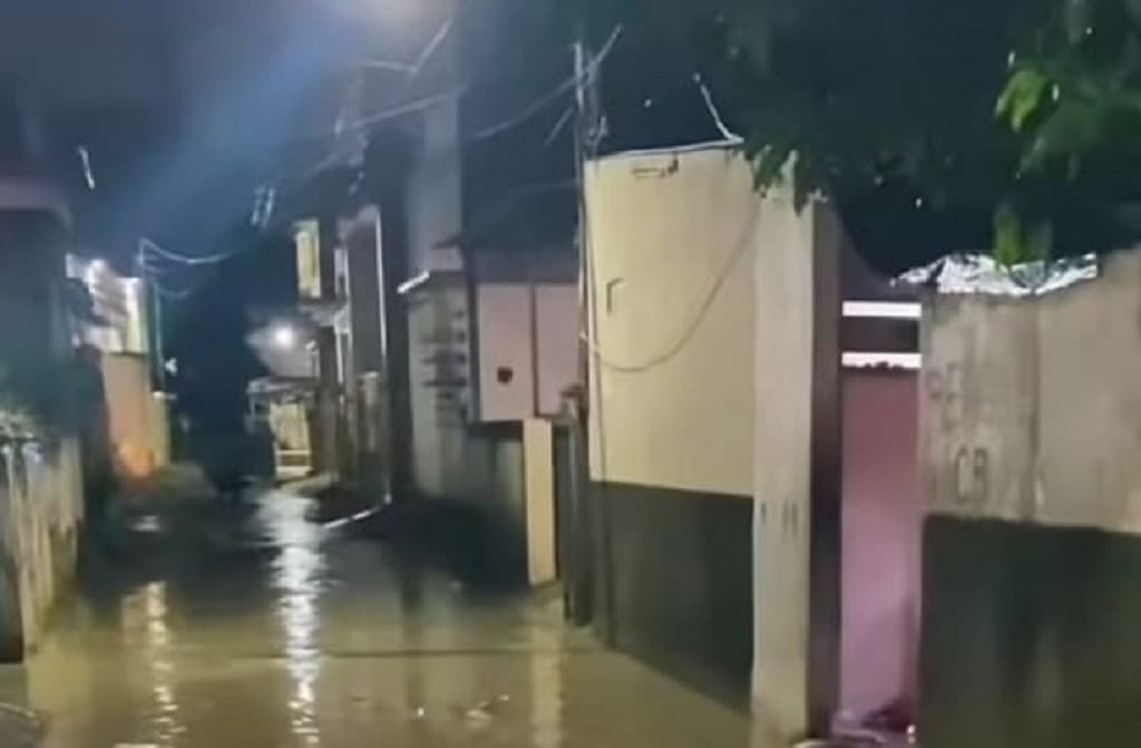 Sirene Peringatan Banjir Dibunyikan di Bekasi, Warga Diminta Waspada Sirene Peringatan Banjir Dibunyikan di Bekasi, Warga Diminta Waspada