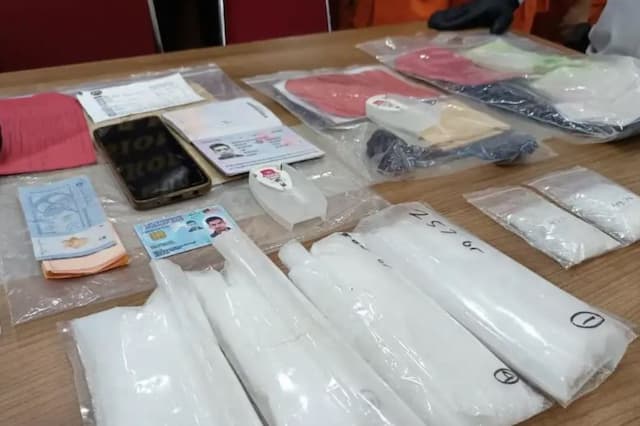 Heboh! Laboratorium Sabu Rumahan di Balikpapan, Bahan Baku Diduga dari Malaysia Heboh! Laboratorium Sabu Rumahan di Balikpapan, Bahan Baku Diduga dari Malaysia