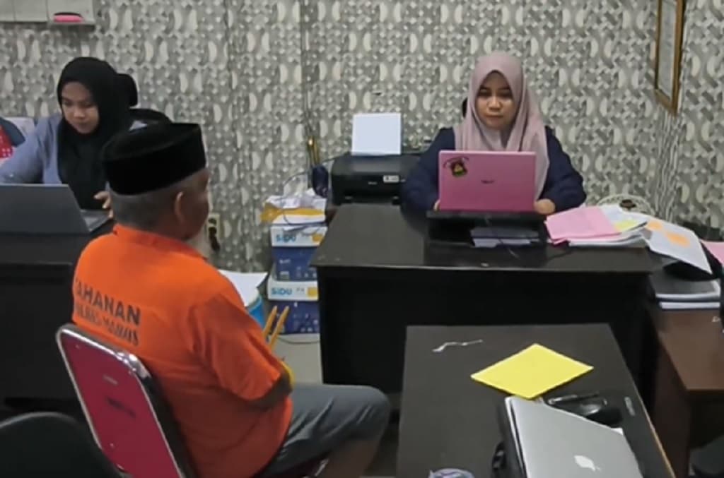 Oknum Kiai Cabuli 3 Santriwati di Maros Ditangkap usai Buron ke Kalimantan Oknum Kiai Cabuli 3 Santriwati di Maros Ditangkap usai Buron ke Kalimantan