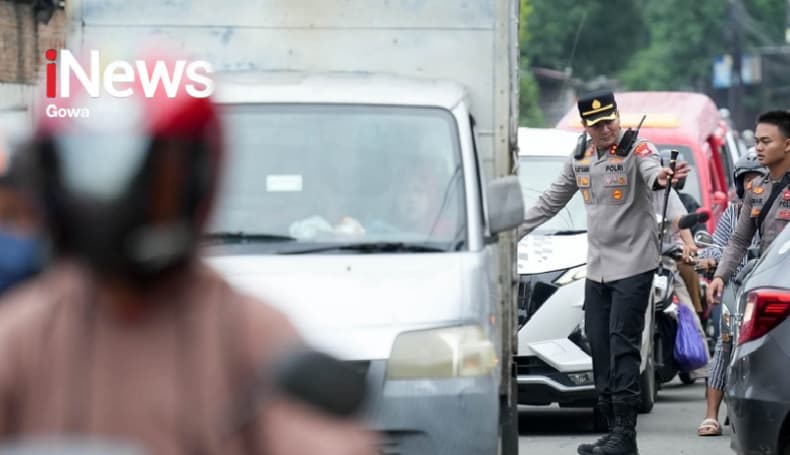 Hari Pertama Bekerja, AKBP Muhammad Aldy Sulaiman Turun Langsung Urai Kemacetan Hari Pertama Bekerja, AKBP Muhammad Aldy Sulaiman Turun Langsung Urai Kemacetan