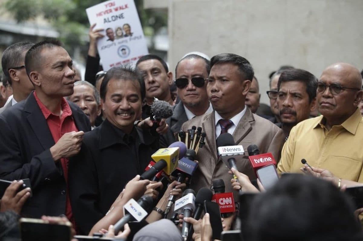 Besok Gelar Perkara Khusus, Roy Suryo Cs Ingin Pastikan Ijazah Jokowi Sudah Disita Besok Gelar Perkara Khusus, Roy Suryo Cs Ingin Pastikan Ijazah Jokowi Sudah Disita