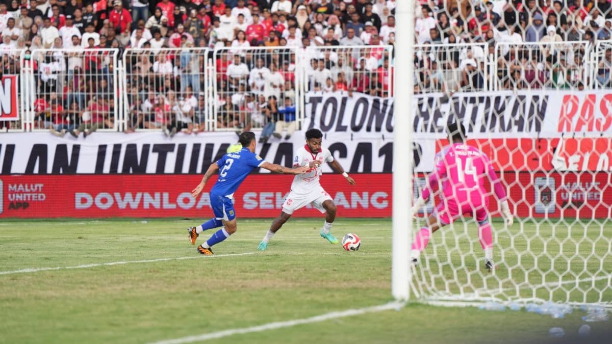 Hendri Susilo Ungkap Kunci Sukses Malut United Menang 2-0 atas Persib Bandung di Super League 2025-2026 Hendri Susilo Ungkap Kunci Sukses Malut United Menang 2-0 atas Persib Bandung di Super League 2025-2026