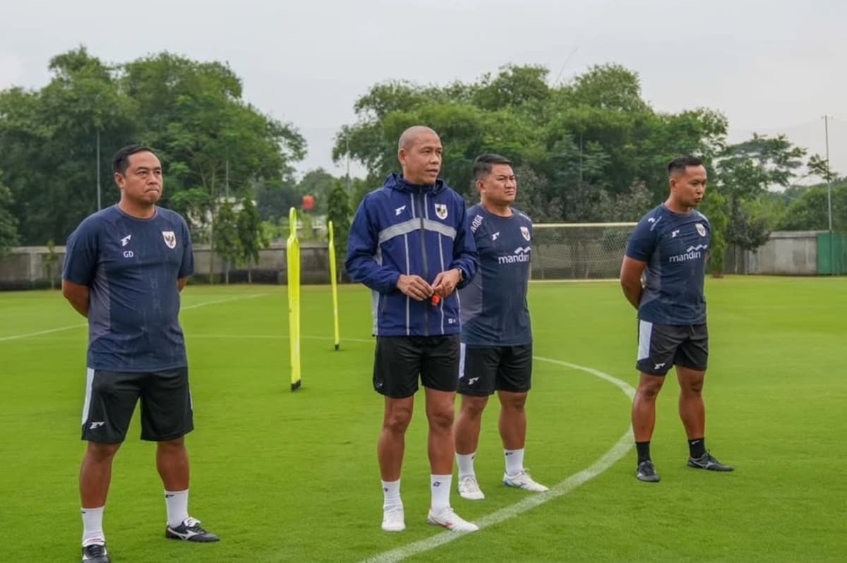 Nova Arianto Siapkan Skuadnya Jadi Regenerasi Timnas Indonesia, Singgung soal Kemauan Berprogres Nova Arianto Siapkan Skuadnya Jadi Regenerasi Timnas Indonesia, Singgung soal Kemauan Berprogres