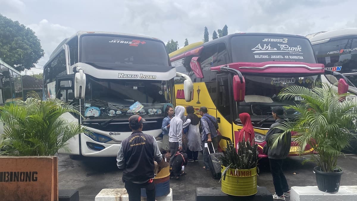 Arus Balik Nataru, Penumpang Tiba di Terminal Kampung Rambutan Naik 40 Persen Arus Balik Nataru, Penumpang Tiba di Terminal Kampung Rambutan Naik 40 Persen