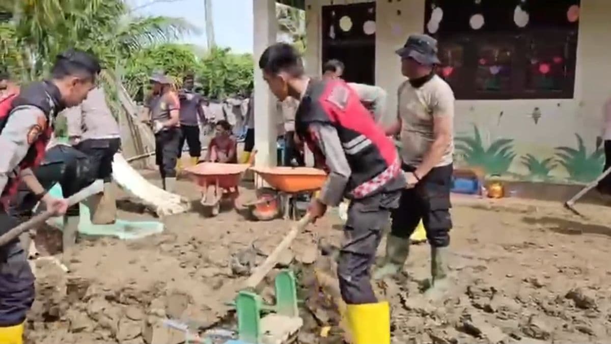 Polri Prioritaskan Pemulihan Sekolah di Aceh Pascabanjir Polri Prioritaskan Pemulihan Sekolah di Aceh Pascabanjir