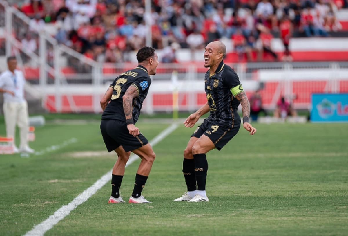 Malut United Geser Persib Bandung Usai Hajar PSBS Biak 6-2, Gustavo Franca: Terus Jaga Konsistensi! Malut United Geser Persib Bandung Usai Hajar PSBS Biak 6-2, Gustavo Franca: Terus Jaga Konsistensi!