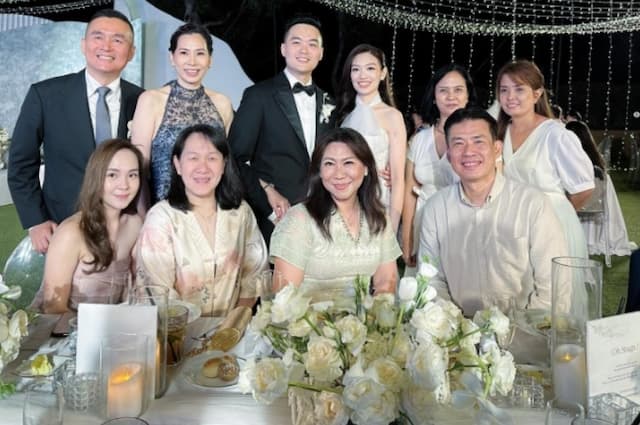 Kisah Persahabatan Susy Susanti dan Huang Hua: Dari Rivalitas Lapangan ke Hangatnya Pelaminan sang Putra Kisah Persahabatan Susy Susanti dan Huang Hua: Dari Rivalitas Lapangan ke Hangatnya Pelaminan sang Putra