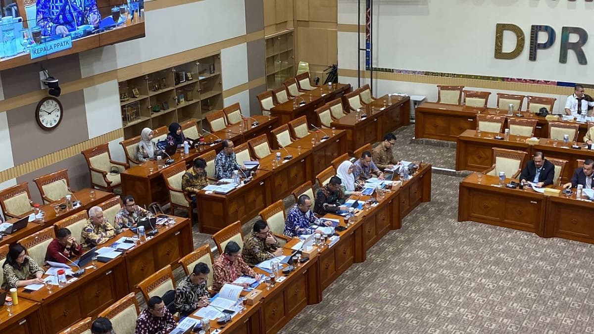 Rapat Bareng BNN, Komisi III DPR Singgung Peluang Whip Pink Digolongkan Narkoba Rapat Bareng BNN, Komisi III DPR Singgung Peluang Whip Pink Digolongkan Narkoba
