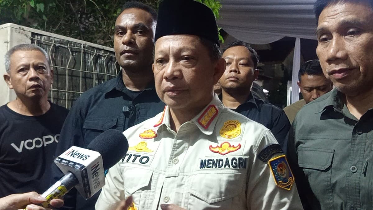 Mendagri Melayat ke Rumah Duka Meriyati Hoegeng, Kenang Almarhumah sebagai Panutan Mendagri Melayat ke Rumah Duka Meriyati Hoegeng, Kenang Almarhumah sebagai Panutan