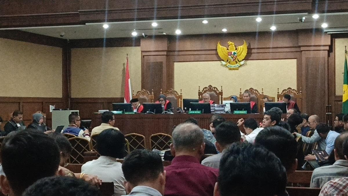 Sidang Tata Kelola Minyak, Rhenald Kasali Ingatkan Hati-Hati Hitung Kerugian Negara Sidang Tata Kelola Minyak, Rhenald Kasali Ingatkan Hati-Hati Hitung Kerugian Negara