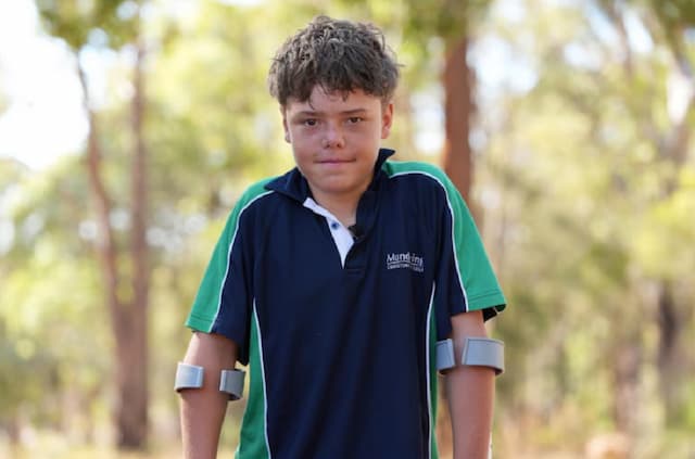 Remaja 13 Tahun Berenang 4 Jam di Laut Demi Selamatkan Ibu dan Adik-Adiknya Remaja 13 Tahun Berenang 4 Jam di Laut Demi Selamatkan Ibu dan Adik-Adiknya