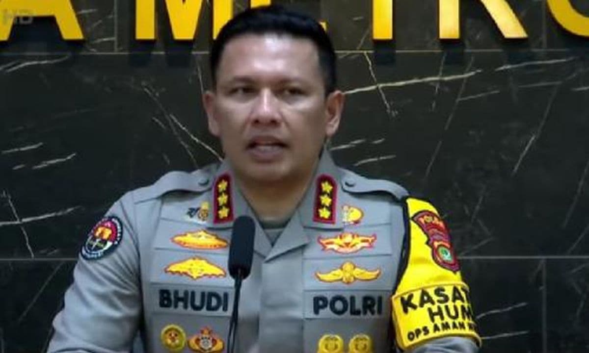 Polisi Periksa Dua Komika Pembuka Acara ‘Mens Rea’ Polisi Periksa Dua Komika Pembuka Acara ‘Mens Rea’