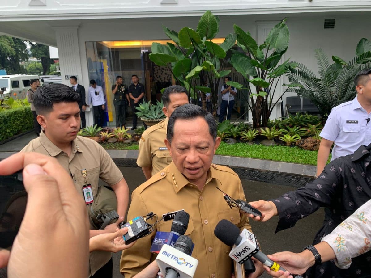 Pesan Tegas Prabowo ke TNI–Polri: Harus Dicintai Rakyat agar Negara Kuat Pesan Tegas Prabowo ke TNI–Polri: Harus Dicintai Rakyat agar Negara Kuat