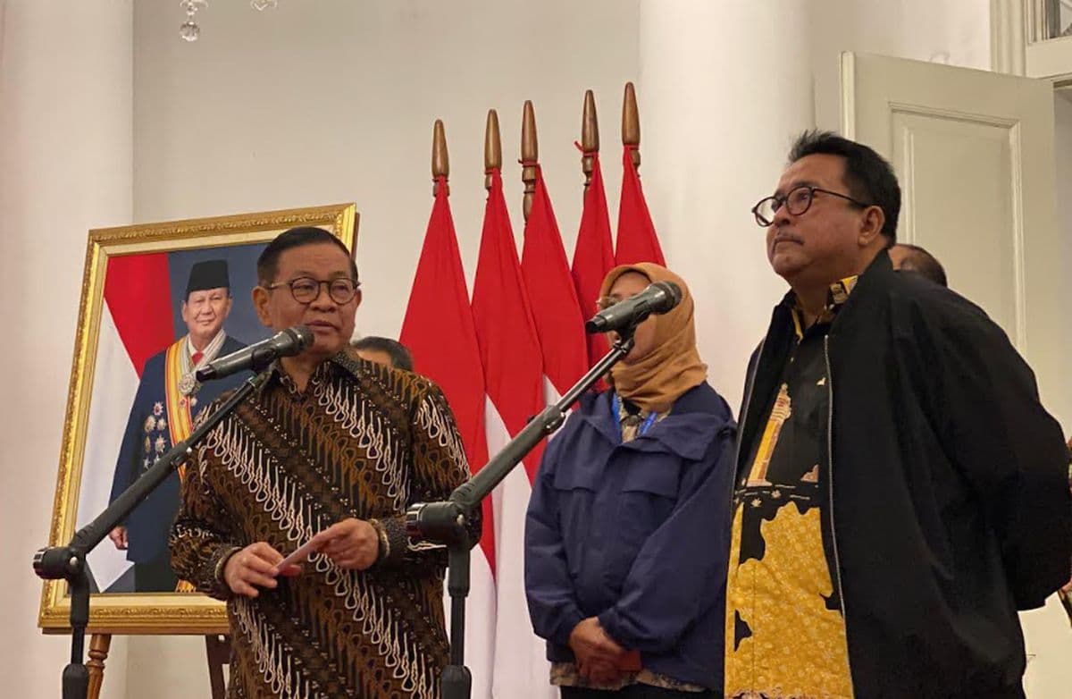 Jalan Berlubang karena Hujan Ditambal Sementara, Rano Karno: Perbaikan Permanen Tunggu Musim Kemarau Jalan Berlubang karena Hujan Ditambal Sementara, Rano Karno: Perbaikan Permanen Tunggu Musim Kemarau