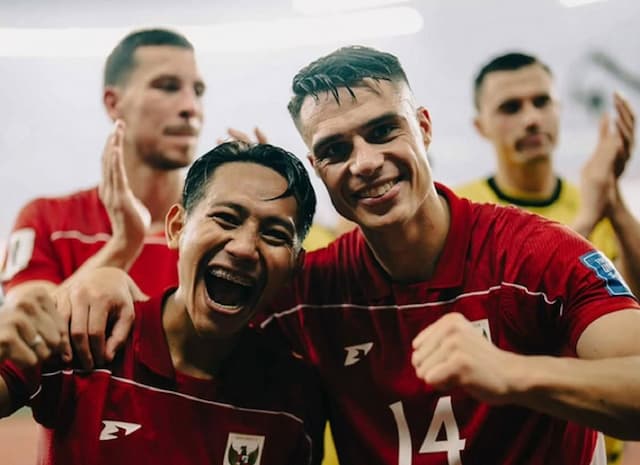 Ketiadaan Joey Pelupessy Jadi Penyebab Persib Bandung Kalah 0-3 dari Ratchaburi FC? Ketiadaan Joey Pelupessy Jadi Penyebab Persib Bandung Kalah 0-3 dari Ratchaburi FC?