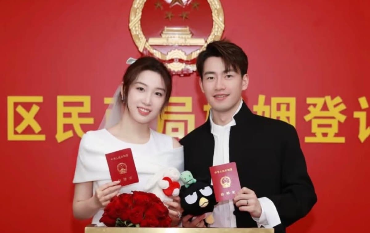 Kisah Ganda Putra Bulu Tangkis No 1 China Wang Chang, Resmi Menikah dengan Bintang Tenis Meja Supercantik Qian Tianyi Kisah Ganda Putra Bulu Tangkis No 1 China Wang Chang, Resmi Menikah dengan Bintang Tenis Meja Supercantik Qian Tianyi