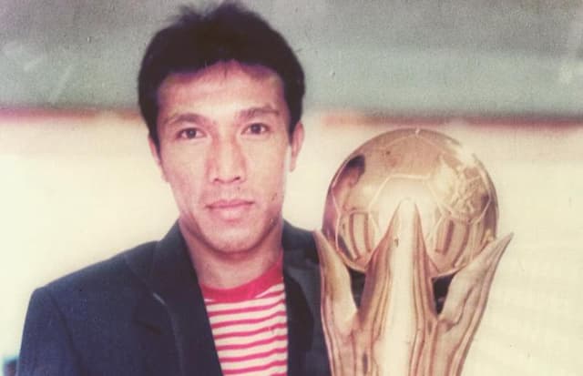 Kisah Haru Robby Darwis, Awalnya Hanya Ingin Jadi Pemain Persib Bandung tapi Malah Jadi Legenda Timnas Indonesia Kisah Haru Robby Darwis, Awalnya Hanya Ingin Jadi Pemain Persib Bandung tapi Malah Jadi Legenda Timnas Indonesia