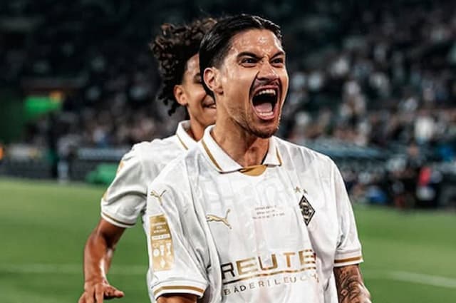 Bukan Cedera, Ini Penyebab Bek Timnas Indonesia Kevin Diks Absen di Laga Eintracht Frankfurt vs Borussia Monchengladbach Bukan Cedera, Ini Penyebab Bek Timnas Indonesia Kevin Diks Absen di Laga Eintracht Frankfurt vs Borussia Monchengladbach