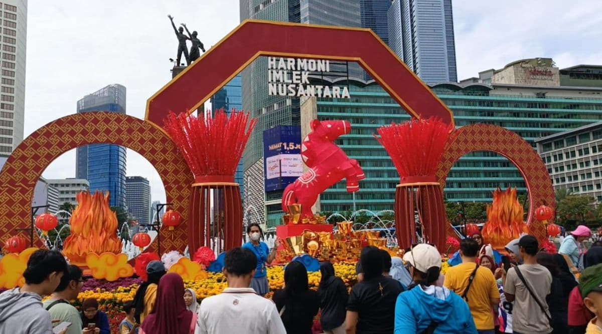 Ornamen Imlek Hiasi Bundaran HI Jakpus saat CFD Ornamen Imlek Hiasi Bundaran HI Jakpus saat CFD