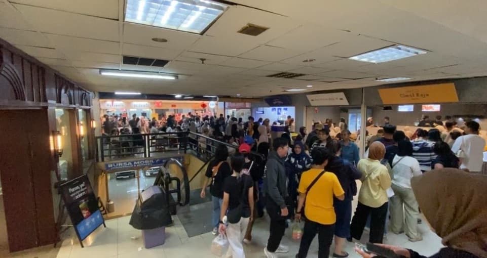 Long Weekend, Warga Menyemut di Kawasan Blok M Hub Long Weekend, Warga Menyemut di Kawasan Blok M Hub