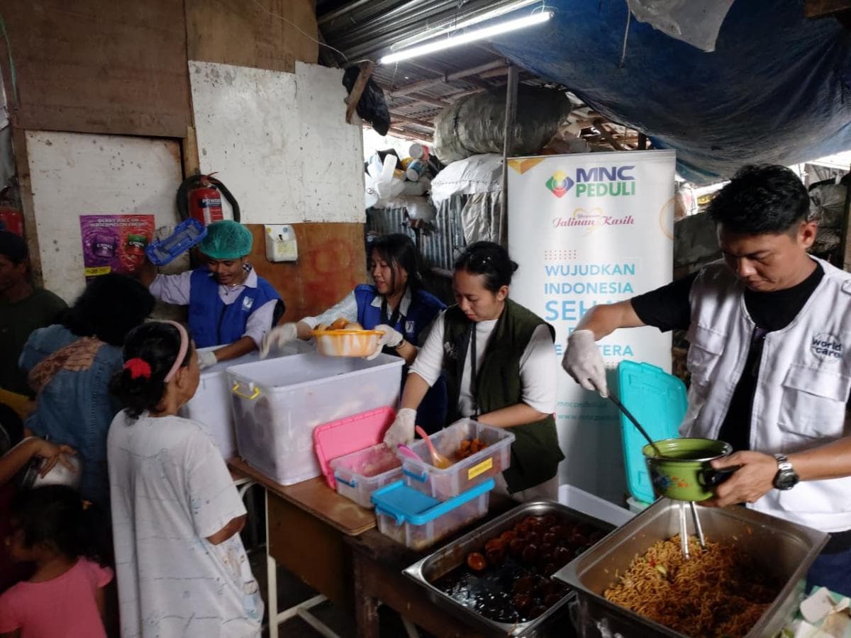 Sambut Ramadhan, MNC Peduli dan Park Hyatt Jakarta Berbagi Makanan Bergizi di Pondok Labu Sambut Ramadhan, MNC Peduli dan Park Hyatt Jakarta Berbagi Makanan Bergizi di Pondok Labu