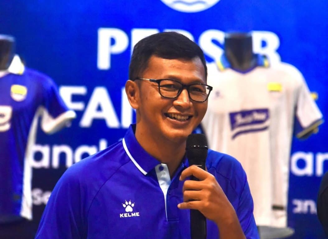 Kisah Unik Zaenal Arief, Mantan Bomber Persib Bandung yang Ternyata Pernah Juara Bulu Tangkis dan MTQ Kisah Unik Zaenal Arief, Mantan Bomber Persib Bandung yang Ternyata Pernah Juara Bulu Tangkis dan MTQ