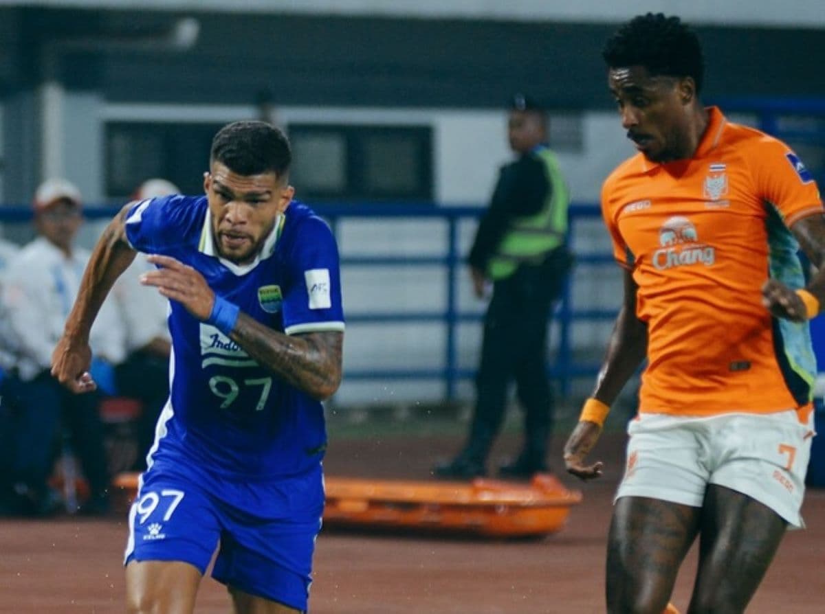 Bobotoh Ngamuk Lihat Kinerja Wasit di Laga Persib Bandung vs Ratchaburi FC Bobotoh Ngamuk Lihat Kinerja Wasit di Laga Persib Bandung vs Ratchaburi FC