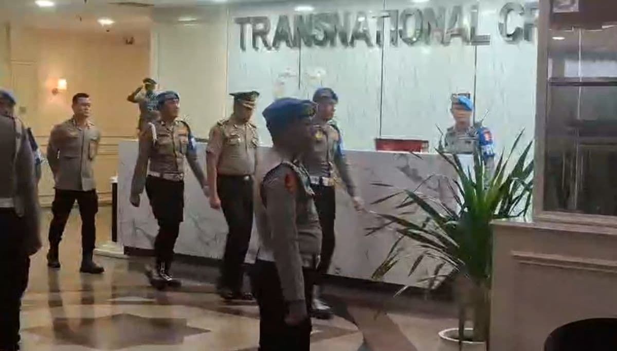 Pakai Seragam dan Tertunduk, Eks Kapolres Bima Jalani Sidang Etik Kasus Narkoba Pakai Seragam dan Tertunduk, Eks Kapolres Bima Jalani Sidang Etik Kasus Narkoba
