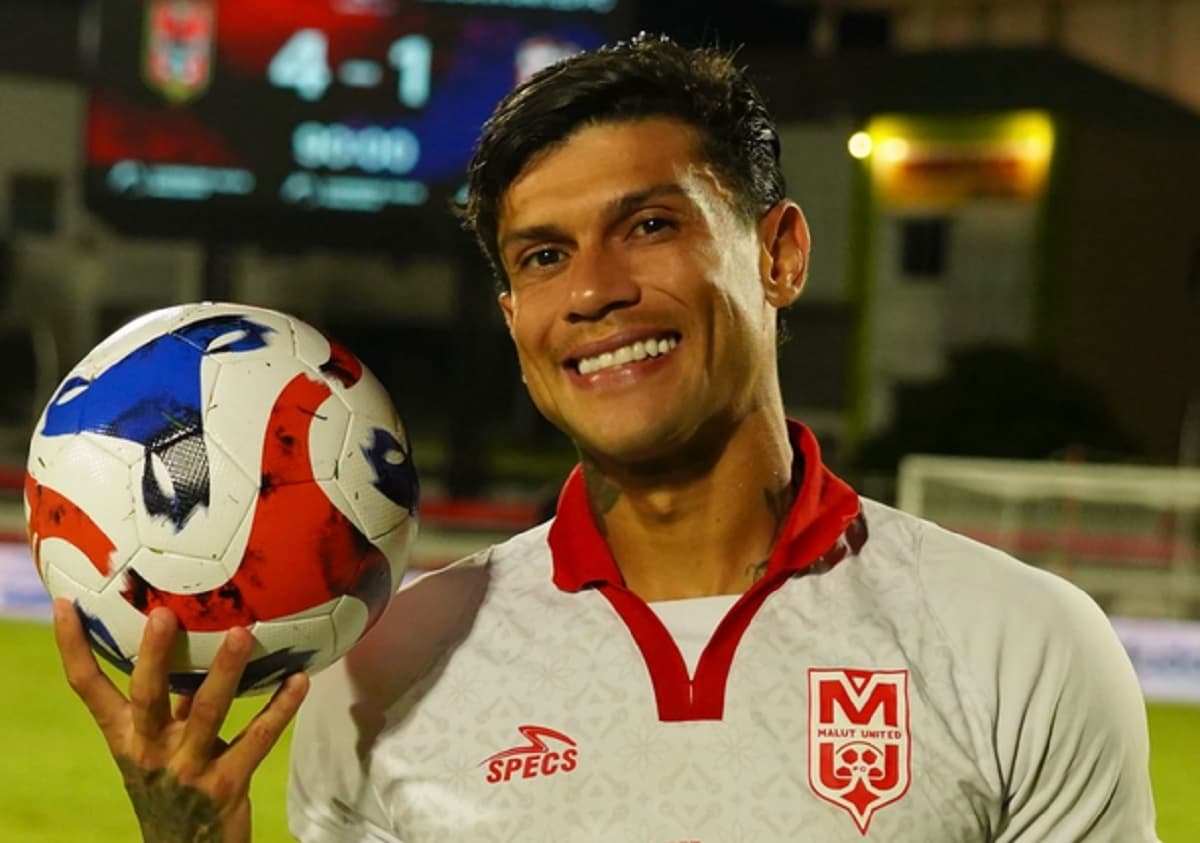 Kisah Haru Pemain Malut United Ciro Alves, Pernah Diramal Jadi Pemain Terbaik Dunia oleh Legenda Pele Kisah Haru Pemain Malut United Ciro Alves, Pernah Diramal Jadi Pemain Terbaik Dunia oleh Legenda Pele