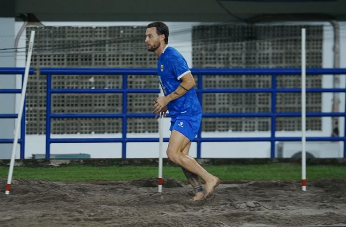 Marc Klok Kembali Berlatih, Turun di Laga Persib Bandung vs Persita Tangerang? Marc Klok Kembali Berlatih, Turun di Laga Persib Bandung vs Persita Tangerang?