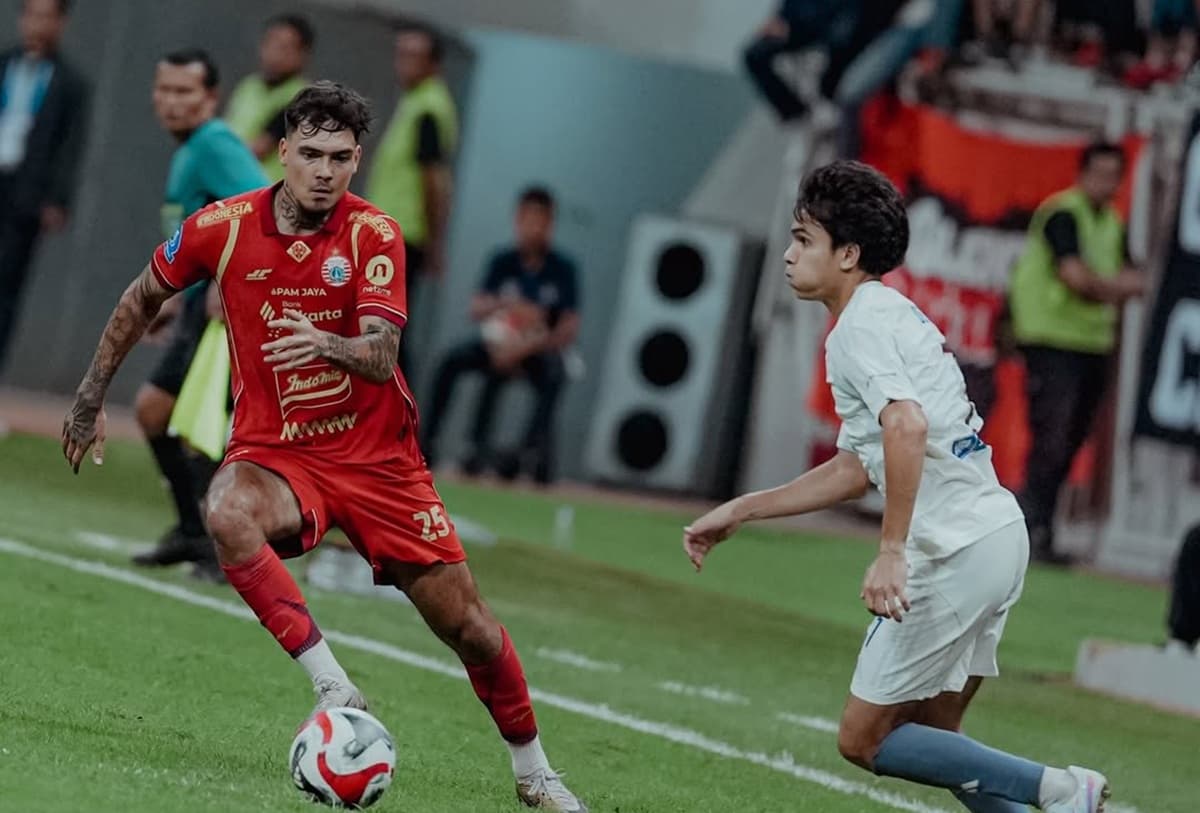 Shayne Pattynama Salut dengan Kedisiplinan Pemain Persija Jakarta di Bulan Puasa Shayne Pattynama Salut dengan Kedisiplinan Pemain Persija Jakarta di Bulan Puasa