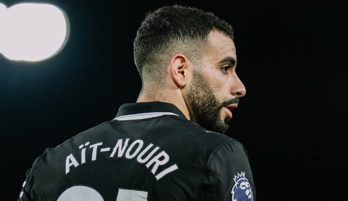 Pemain Muslim Manchester City Disoraki Suporter Leeds United saat Buka Puasa, Pep Guardiola: Anda Harus Hormati Agama Lain! Pemain Muslim Manchester City Disoraki Suporter Leeds United saat Buka Puasa, Pep Guardiola: Anda Harus Hormati Agama Lain!