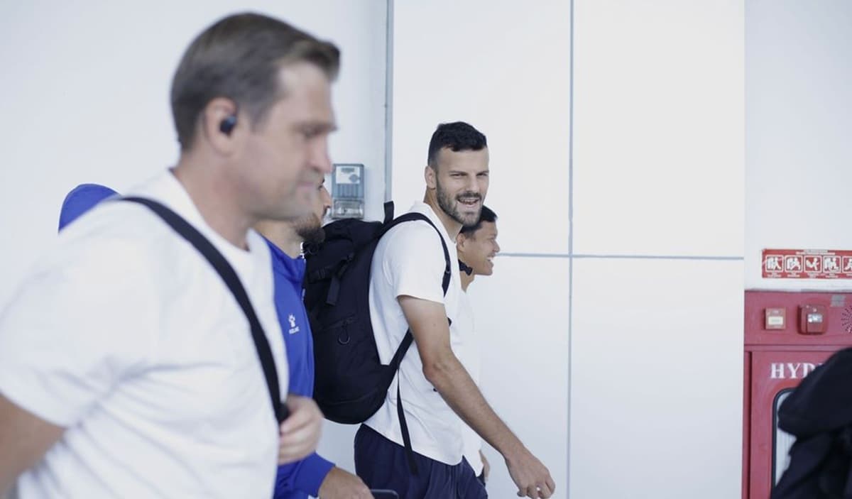 Jelang Persebaya Surabaya vs Persib Bandung: Thom Haye Balik, Layvin Kurzawa Absen Jelang Persebaya Surabaya vs Persib Bandung: Thom Haye Balik, Layvin Kurzawa Absen