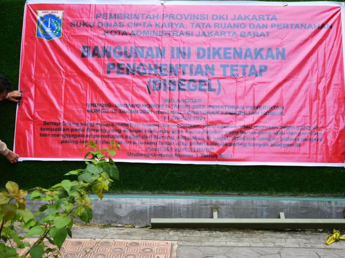 Belum Kantongi Izin PBG, Lapangan Padel di Kembangan Jakbar Disegel Belum Kantongi Izin PBG, Lapangan Padel di Kembangan Jakbar Disegel