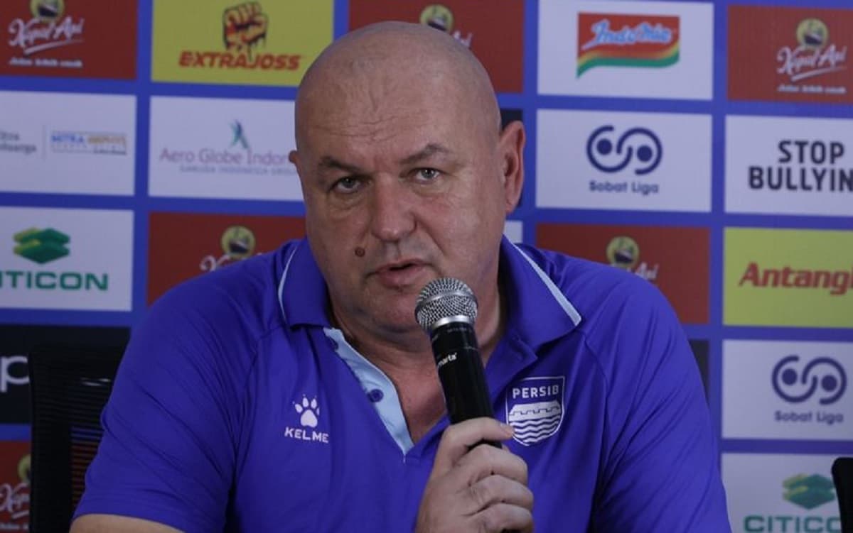 Respons Bojan Hodak soal Kepemimpinan Wasit Eko Saputra di Laga Persebaya Surabaya vs Persib Bandung Respons Bojan Hodak soal Kepemimpinan Wasit Eko Saputra di Laga Persebaya Surabaya vs Persib Bandung