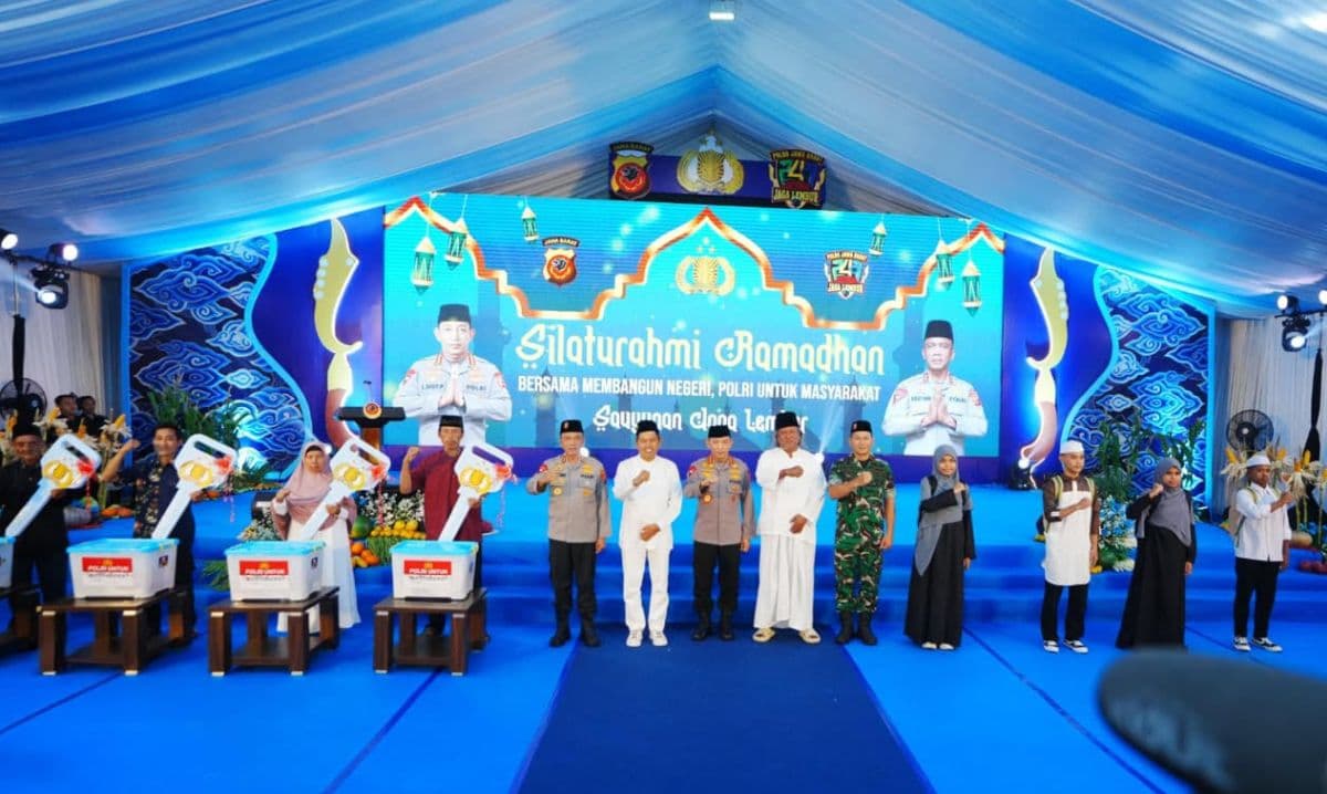 Kapolri soal Program Bangun Rutilahu di Jabar: Menyentuh Masyarakat Kapolri soal Program Bangun Rutilahu di Jabar: Menyentuh Masyarakat