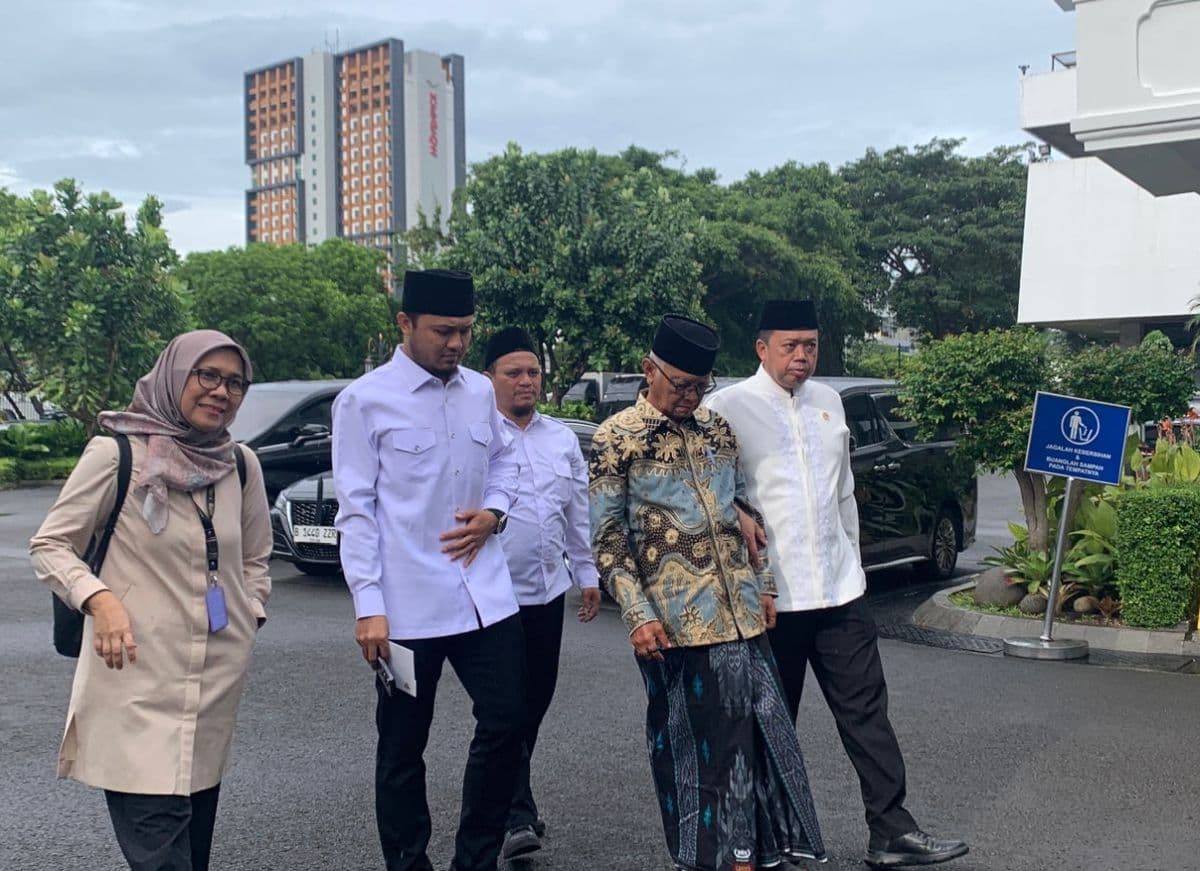 Diundang Prabowo, Pimpinan MUI, PBNU, dan Muhammadiyah Hadiri Buka Puasa di Istana Diundang Prabowo, Pimpinan MUI, PBNU, dan Muhammadiyah Hadiri Buka Puasa di Istana