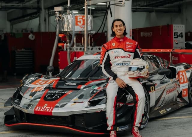 Kisah Pembalap asal Indonesia Sean Gelalel, Pernah Menang Duel dengan Valentino Rossi Kisah Pembalap asal Indonesia Sean Gelalel, Pernah Menang Duel dengan Valentino Rossi