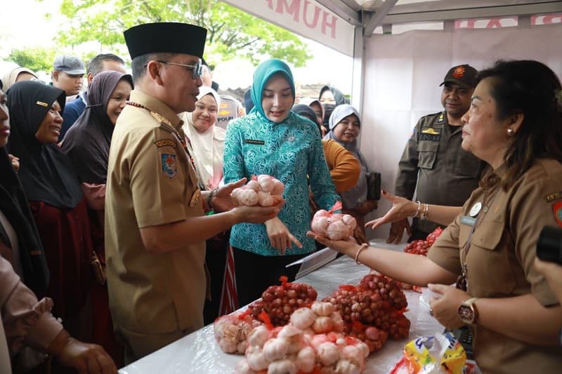 Gelar Pasar Murah, Pemprov Kalteng Subsidi 1.700 Paket Sembako Jelang Idulfitri Gelar Pasar Murah, Pemprov Kalteng Subsidi 1.700 Paket Sembako Jelang Idulfitri