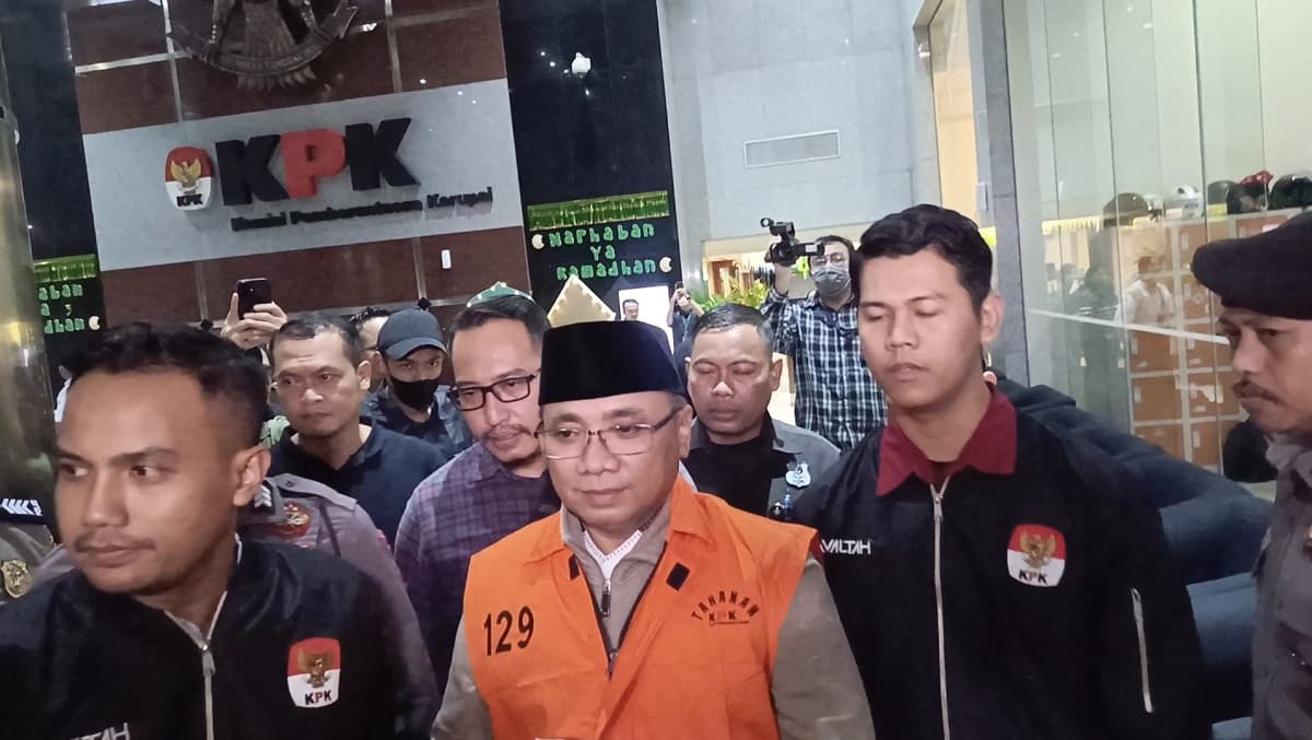 Eks Menag Gus Yaqut Ditahan KPK Usai Pemeriksaan Kasus Korupsi Kuota Haji Eks Menag Gus Yaqut Ditahan KPK Usai Pemeriksaan Kasus Korupsi Kuota Haji